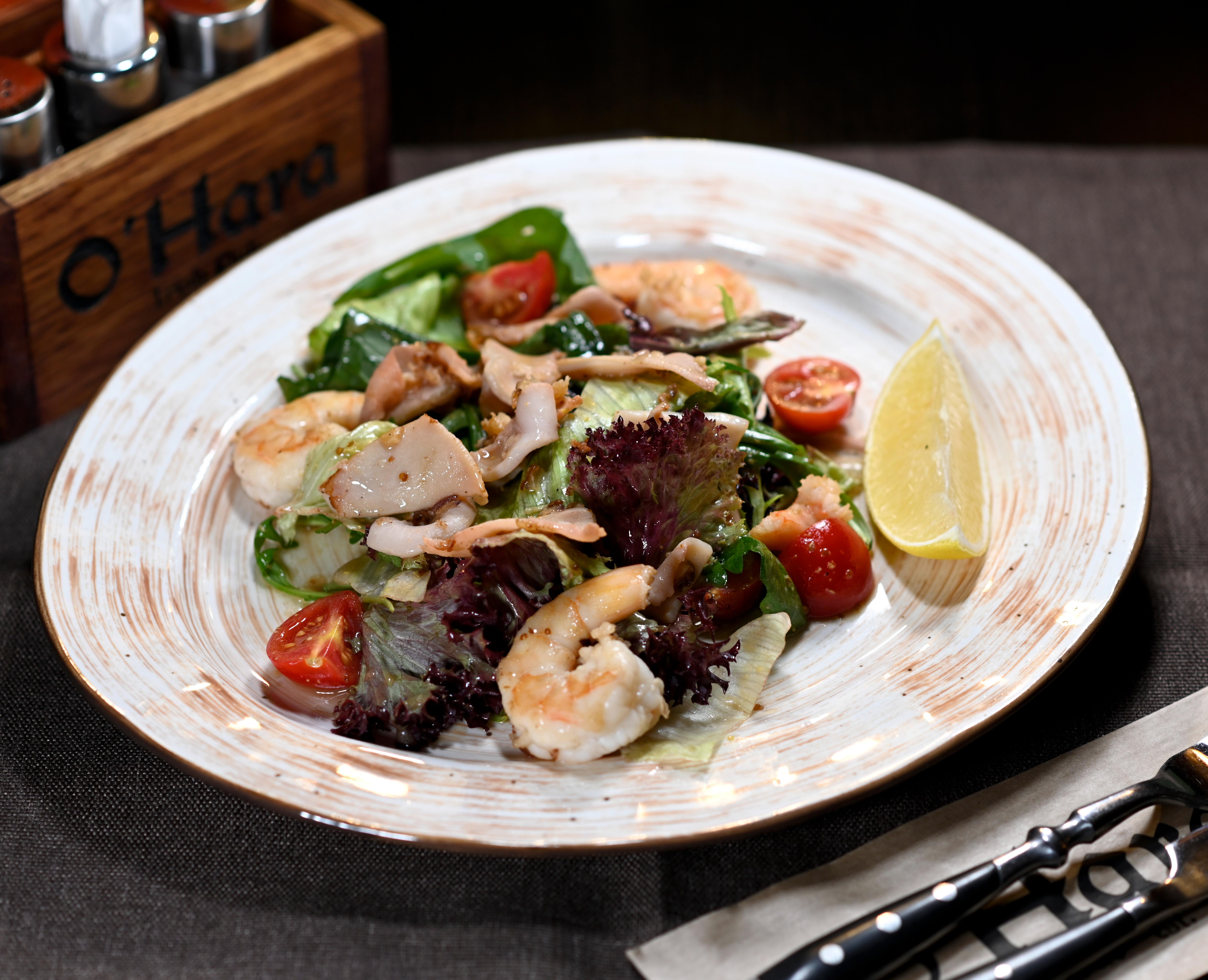 Салат с морепродуктами